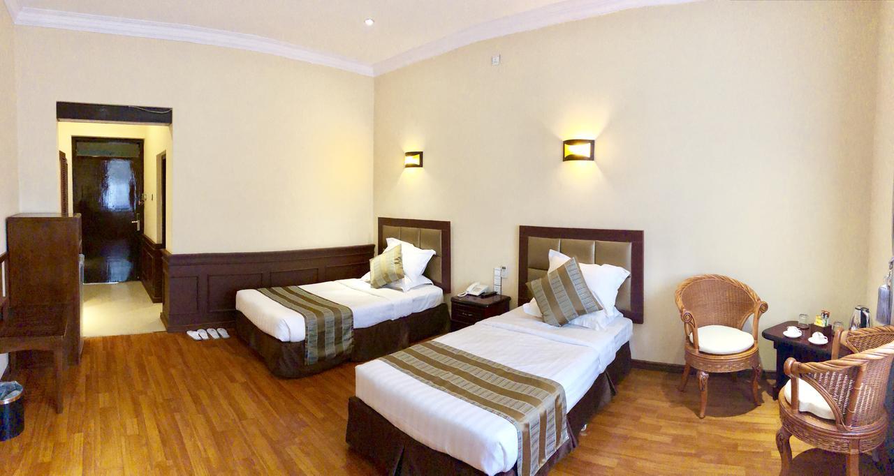 Taunggyi Hotel Exterior photo